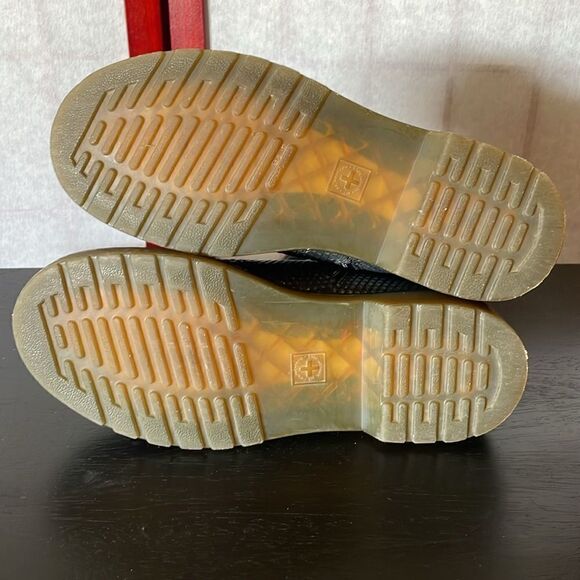 Dr. Martens Delaney Black Lace Up 90s Boots w/Metallic Rainbow Accents (Size: 5) - Picture 5 of 13